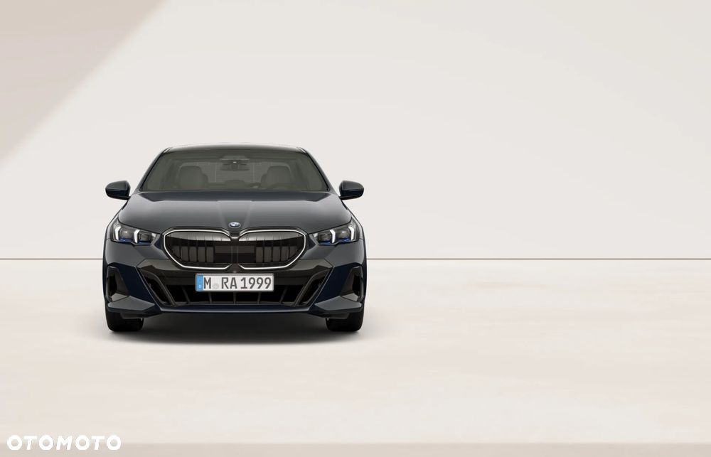 BMW Seria 5 540d xDrive mHEV - 3