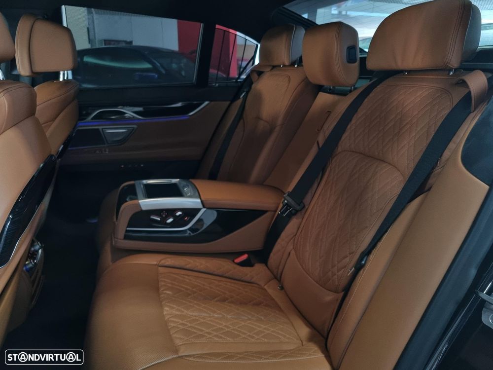 BMW 730 d Pack M - 7