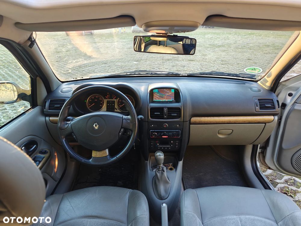 Renault Clio 1.6 16V Initiale - 10