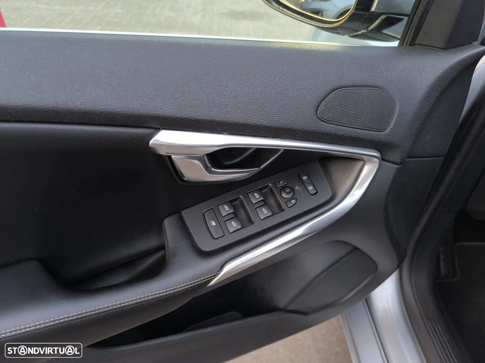 Volvo V40 1.6 D2 R-Design - 21