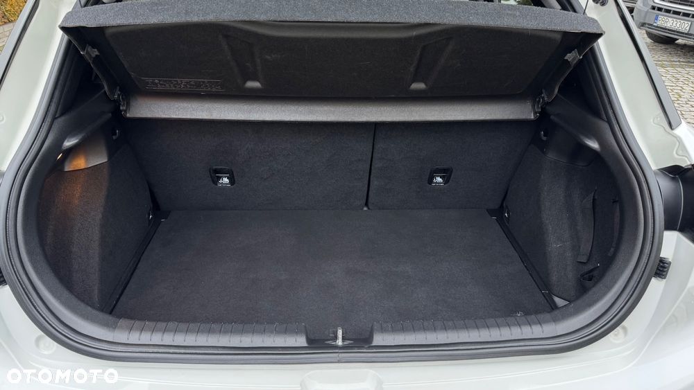 Hyundai i20 blue 1.2 Trend - 20