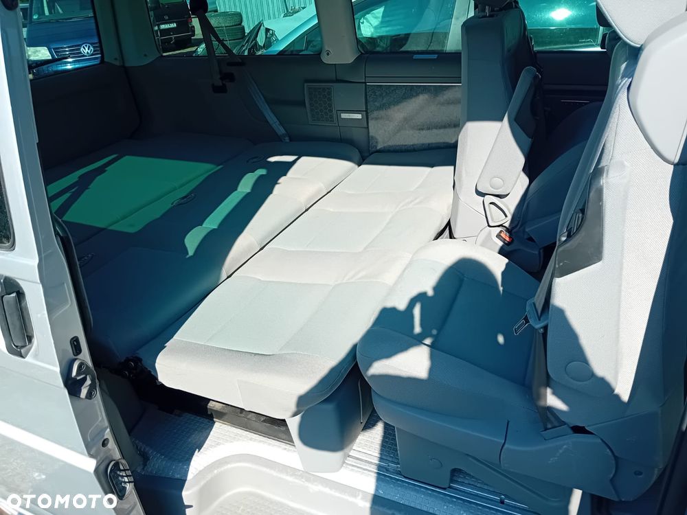 Volkswagen Multivan - 12