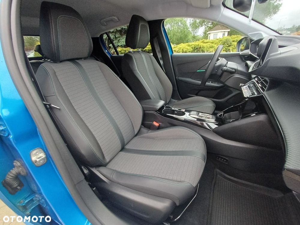 Peugeot 208 - 15