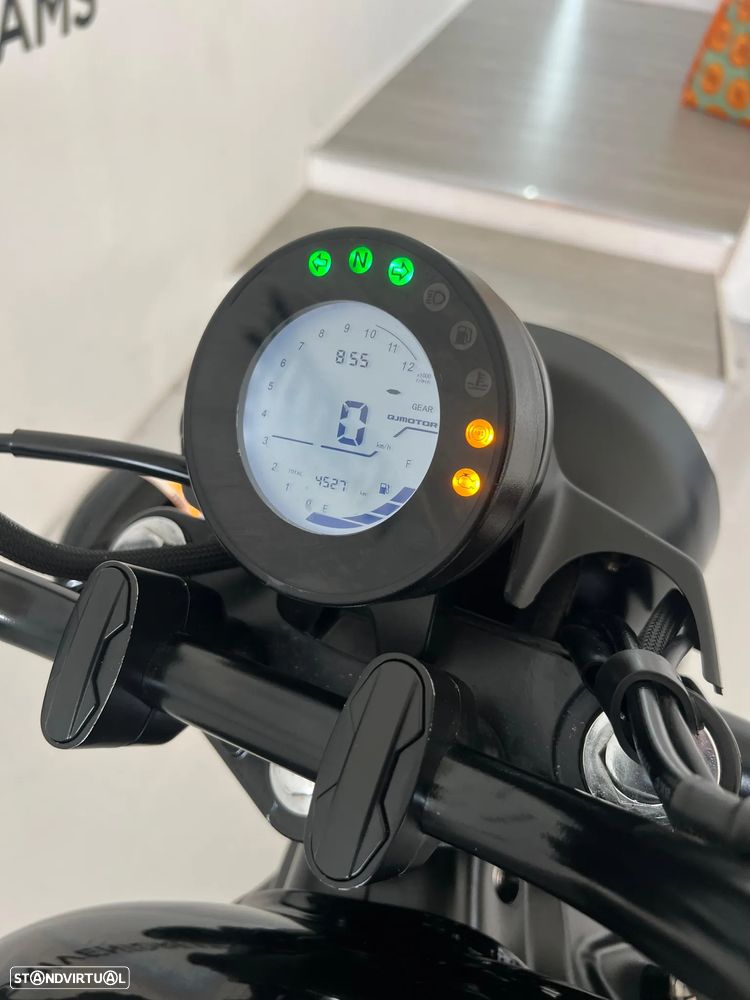 QJ Motor SRV 125 - 11