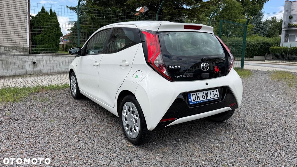 Toyota Aygo x-business - 12