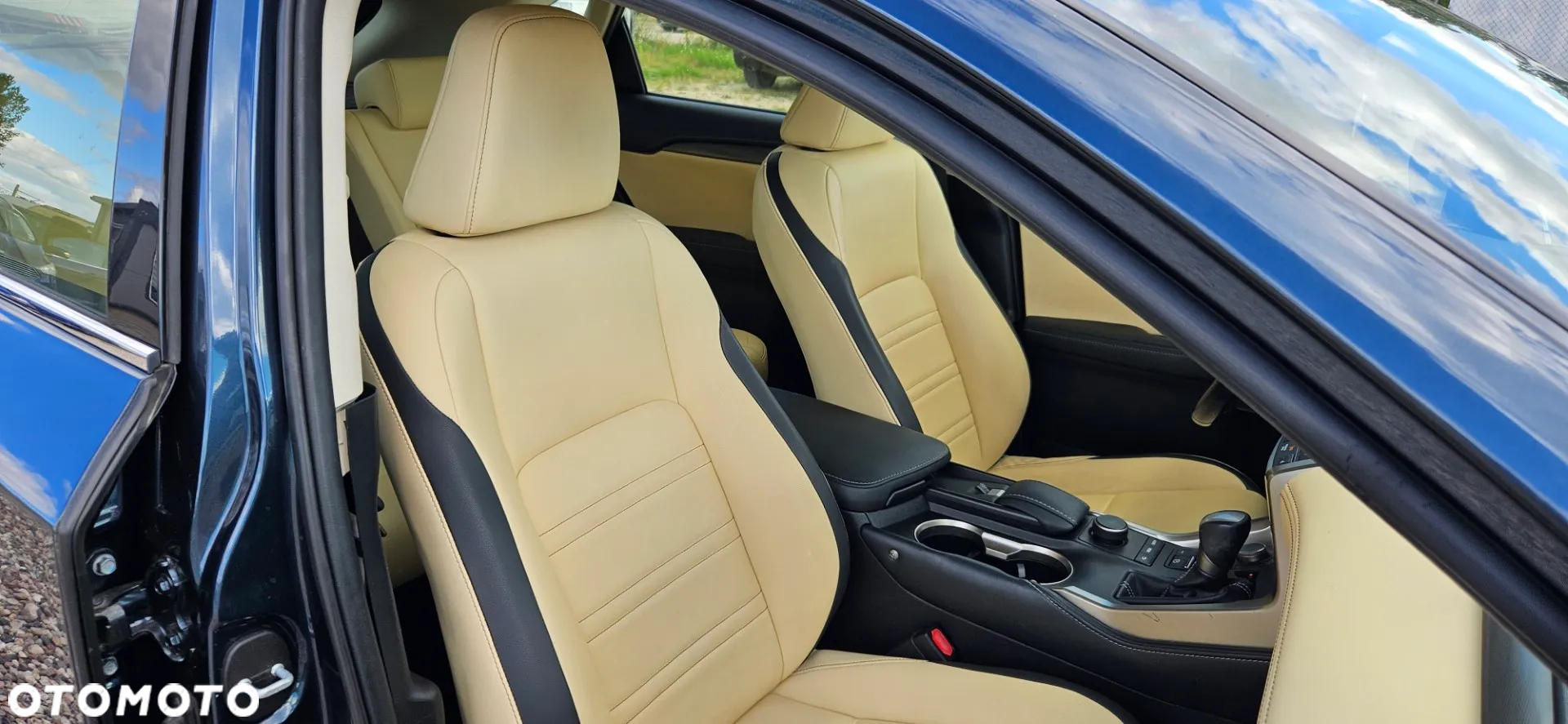Lexus NX 300h Business Edition AWD - 27