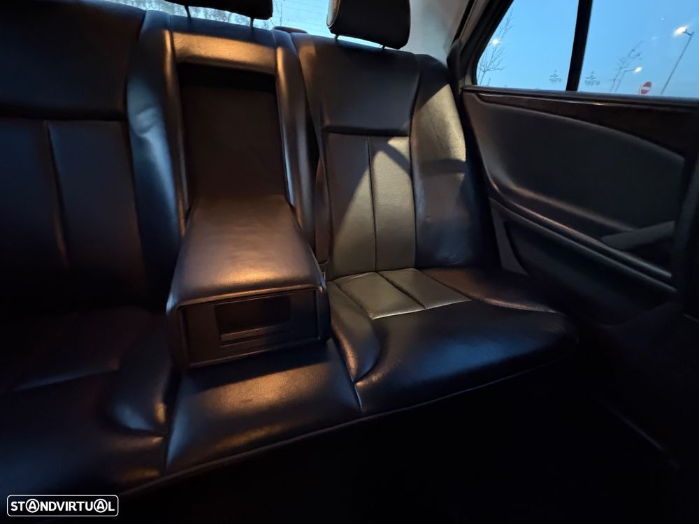 Mercedes-Benz E 240 Classic - 17