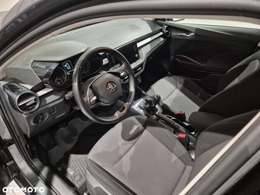 Skoda Fabia 1.0 TSI Ambition - 10
