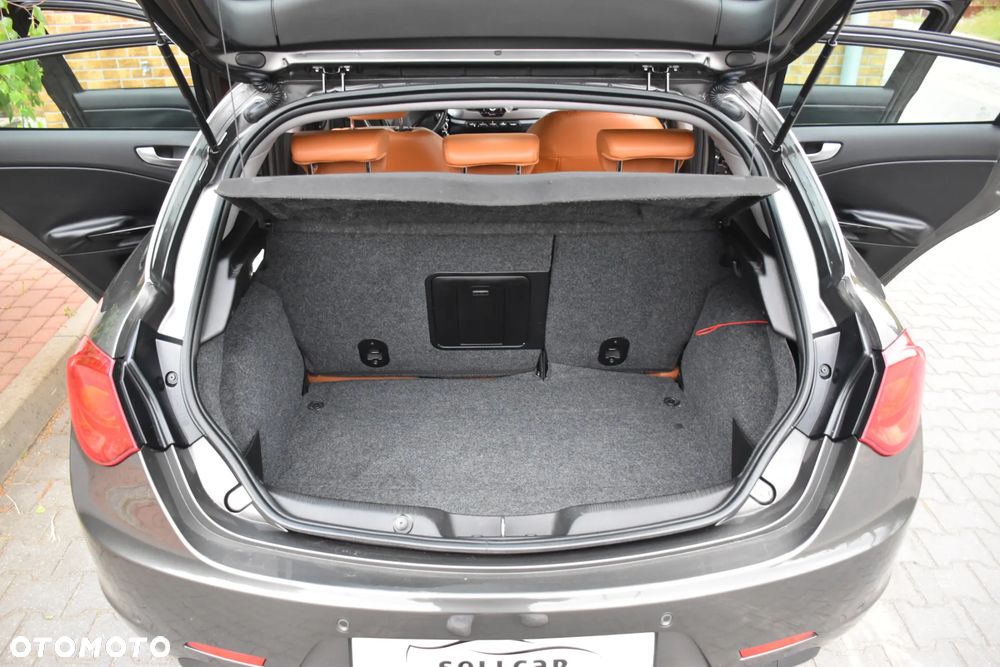 Alfa Romeo Giulietta 1.6 JTDM Distinctive - 16