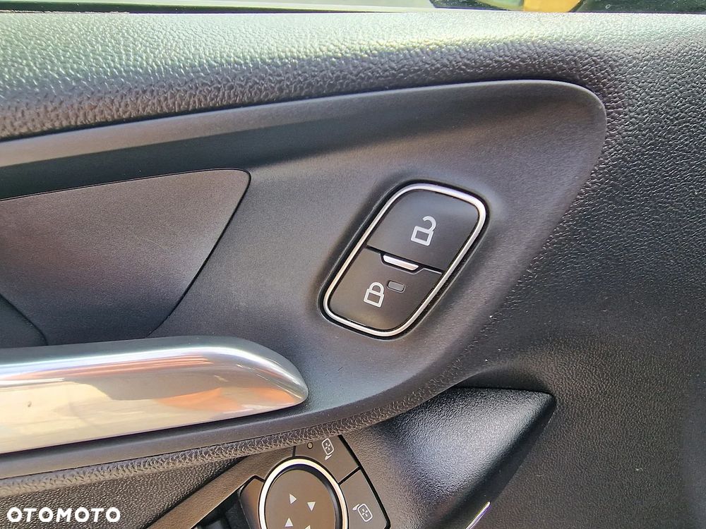 Ford Fiesta 1.0 EcoBoost S&S TITANIUM - 12