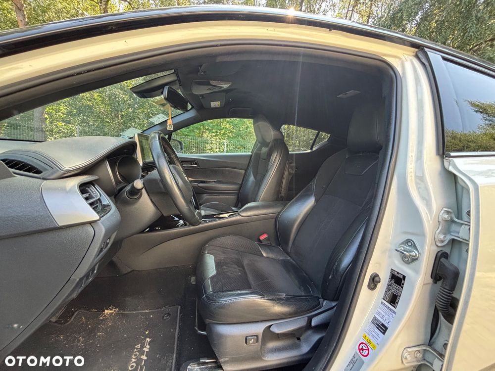 Toyota C-HR Lounge - 8