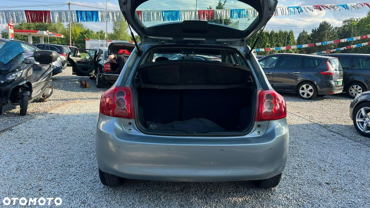 Toyota Auris - 11