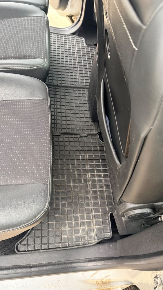 Renault Scenic - 25