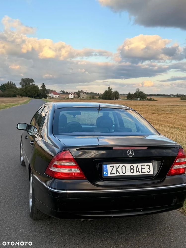 Mercedes-Benz Klasa C 180 Kompressor Automatik Avantgarde - 24