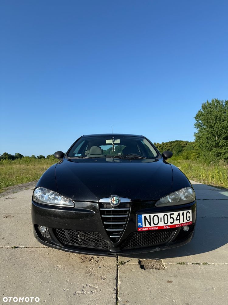 Alfa Romeo 147 1.9 JTD 16V Distinctive - 1