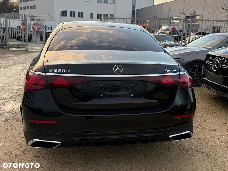 Mercedes-Benz Klasa E 220 d mHEV 4-Matic AMG 9G-Tronic - 4