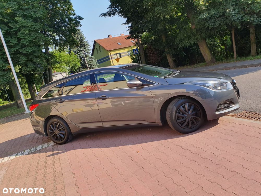 Hyundai i40 Kombi blue 1.6 Trend - 5
