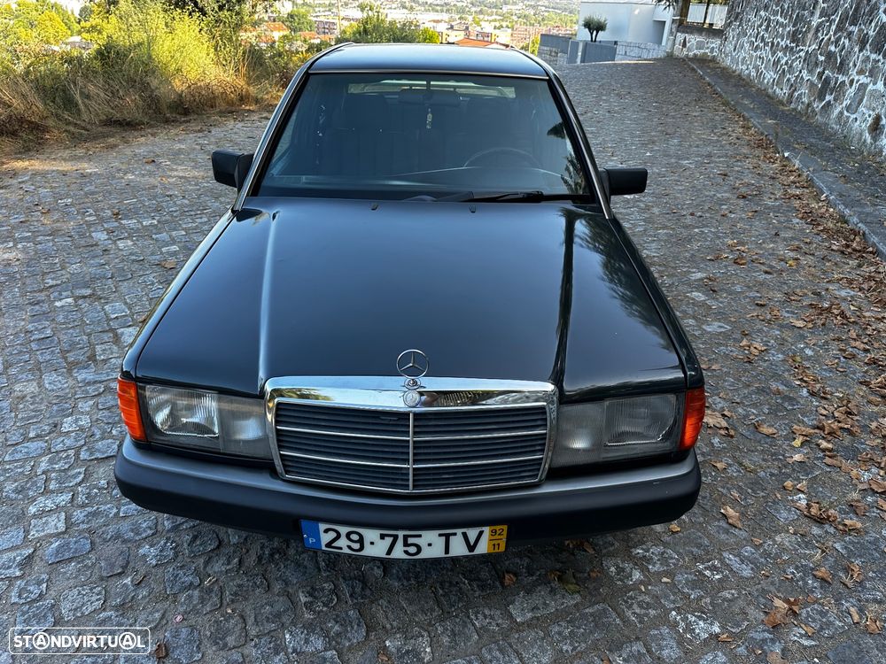 Mercedes-Benz W201 1992 photo 2