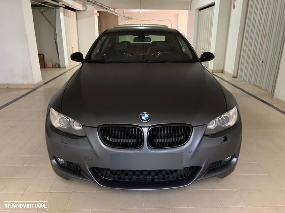 BMW 320 2009 photo 3
