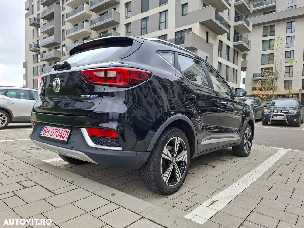 MG ZS EV - 4