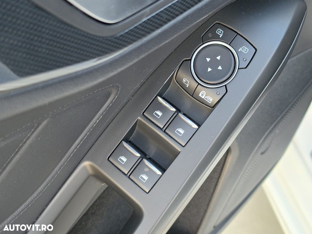 Ford Focus 1.5 EcoBoost ST-Line - 24