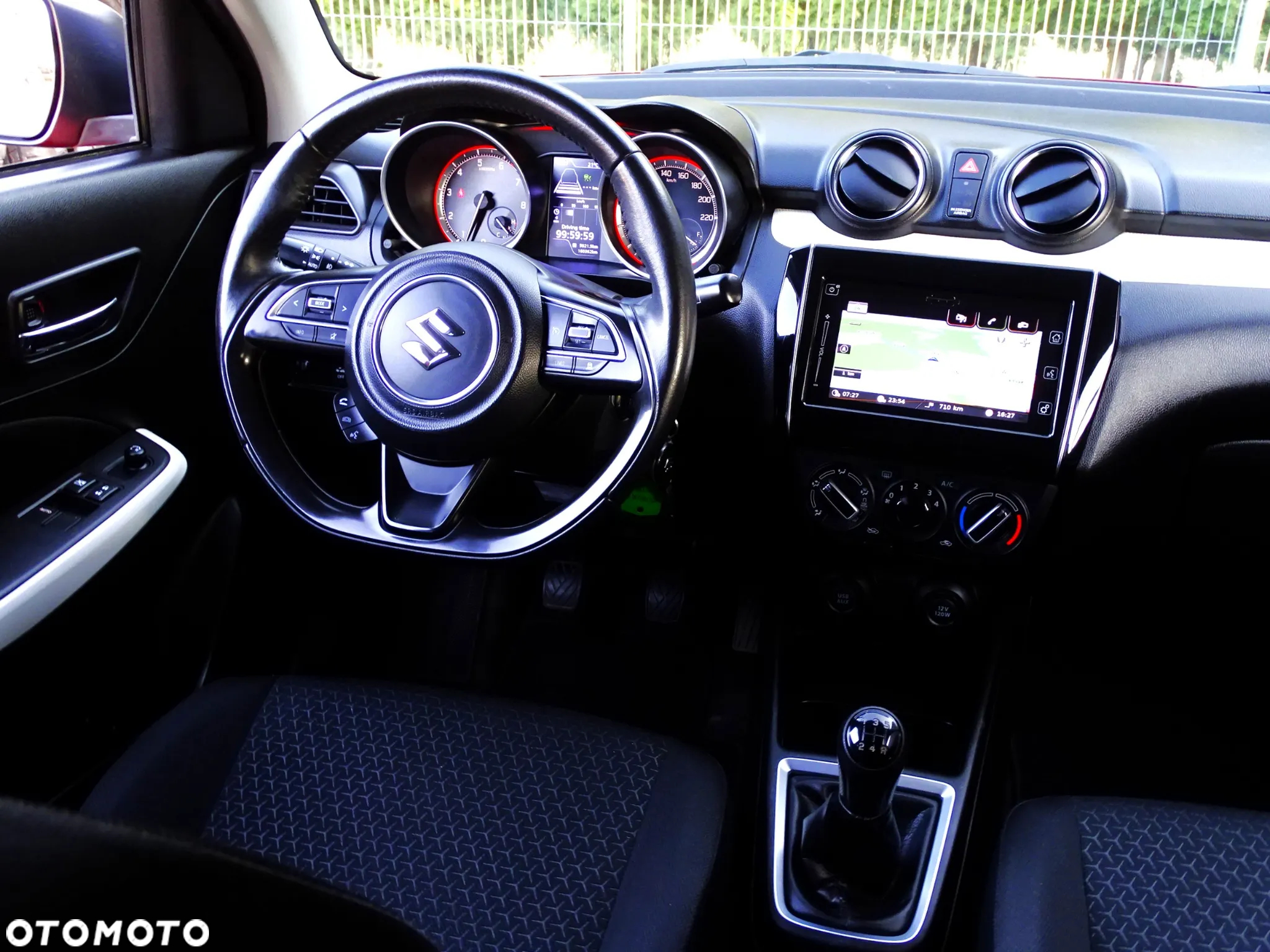 Suzuki Swift 1.2 Premium Plus - 23
