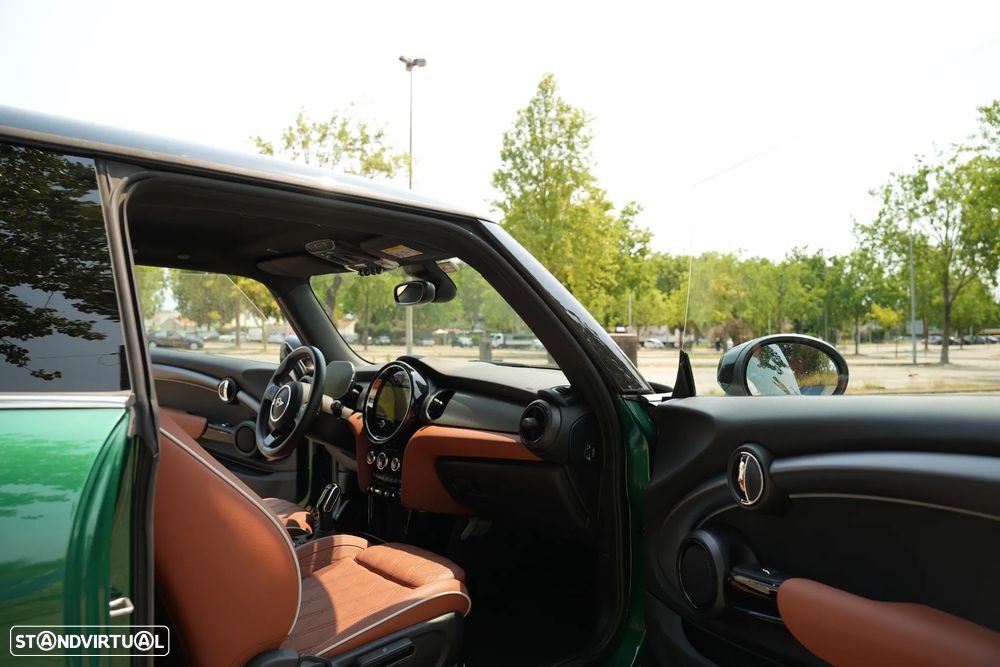 MINI 3 Portas Cooper SE Premium Extra Essential - 23