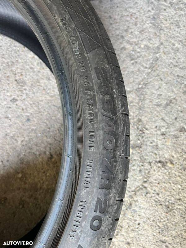 vând 2 anvelope 235/40/20 continental de vară la 6mm - 4