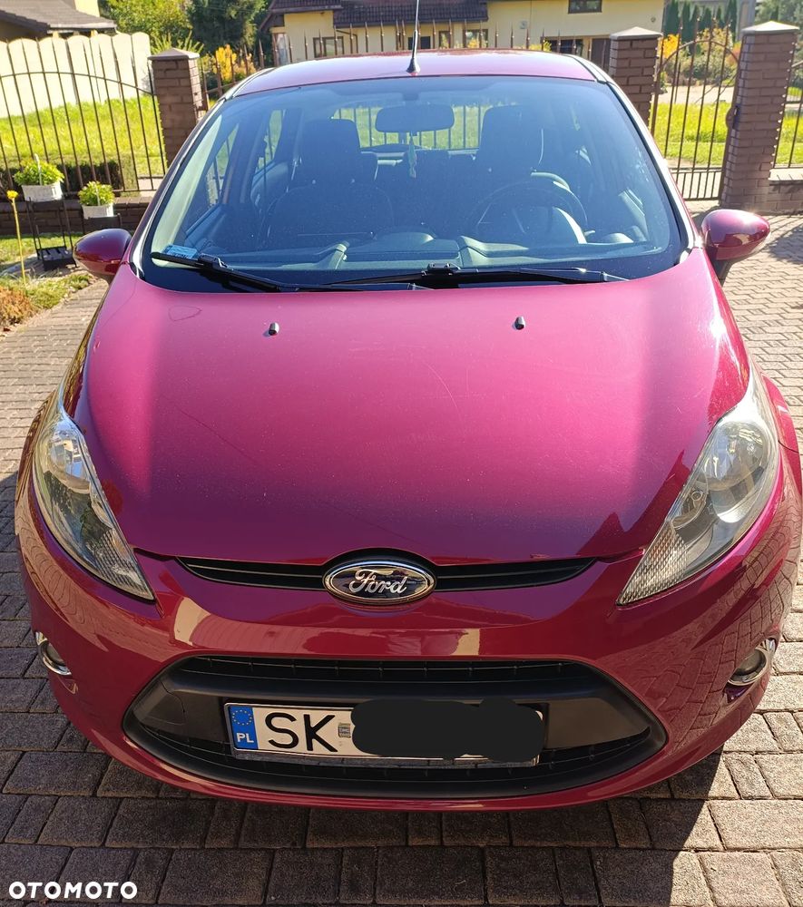 Ford Fiesta 2012 photo 2