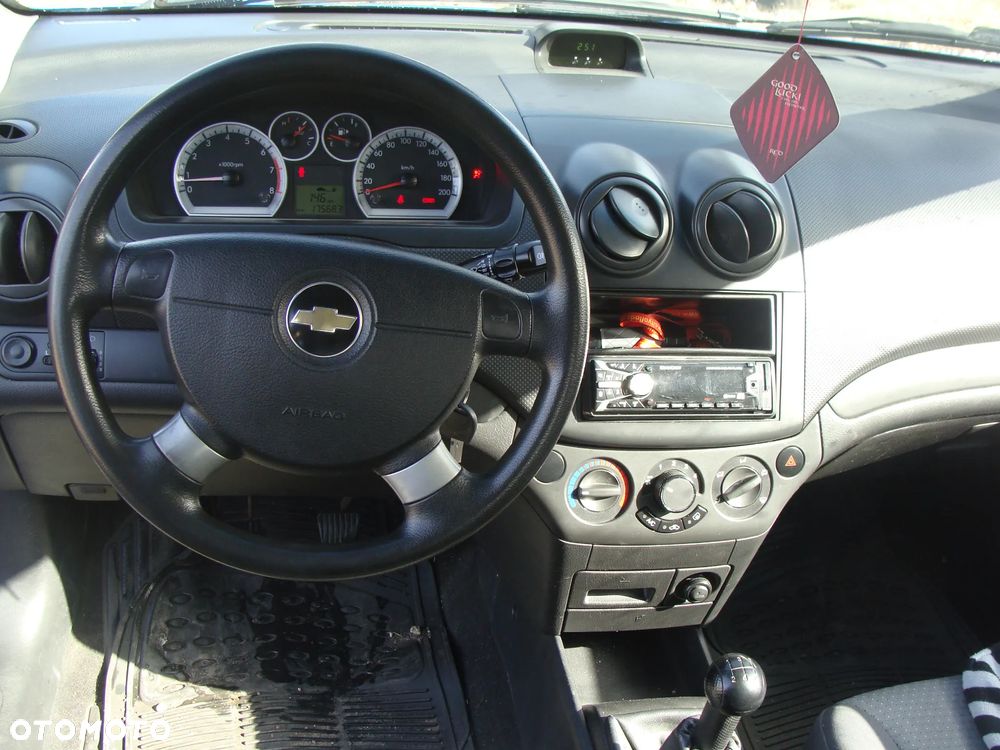 Chevrolet Aveo 1.2 16V LS - 11