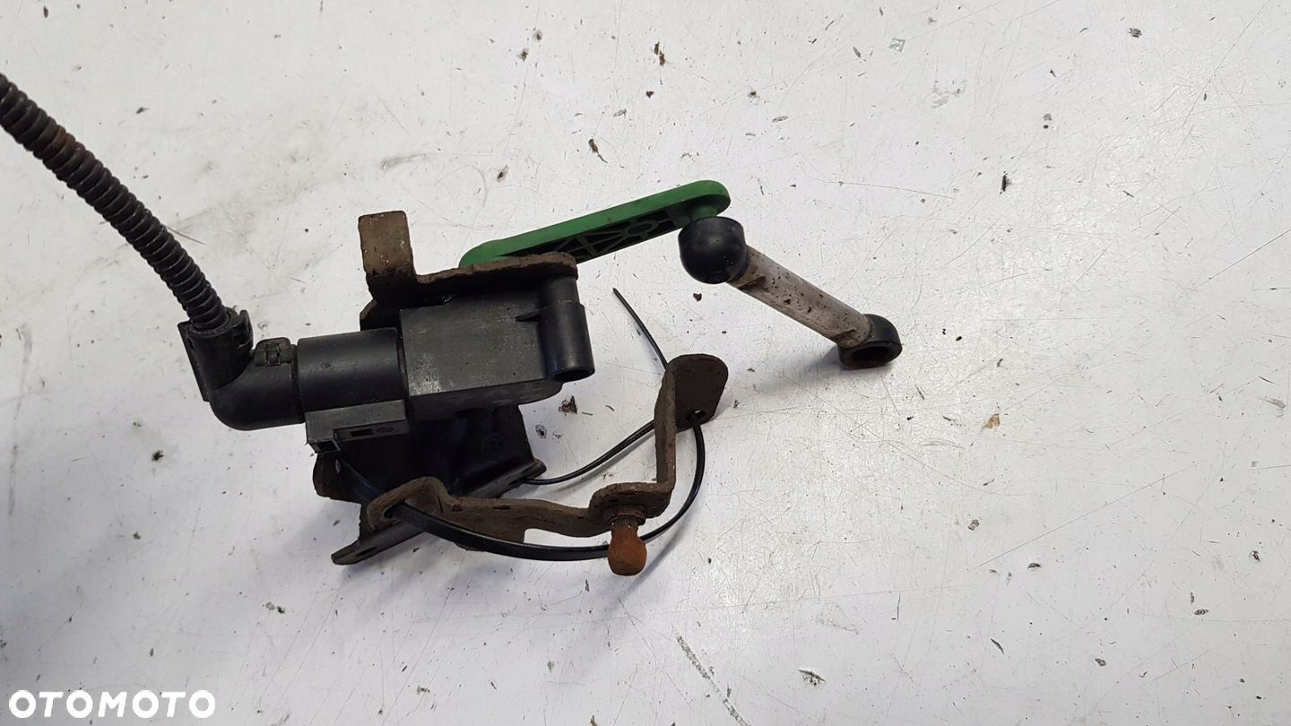 czujnik poziomowania lamp tył VW Passat CC B6 - 5