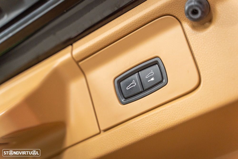 Porsche Panamera Turbo S PDK - 33