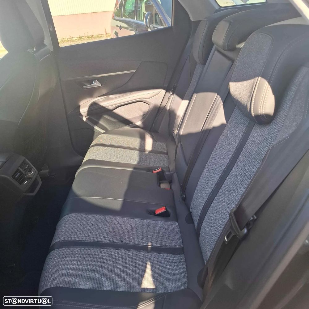 Peugeot 3008 1.5 BlueHDi Allure Pack — fotografia 45