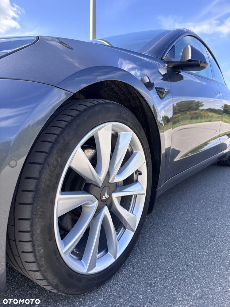 Tesla Model 3 Langstreckenbatterie Allradantrieb Dual Motor - 12