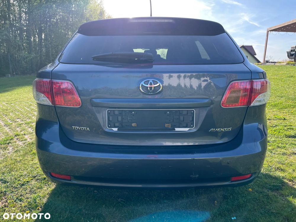 Toyota Avensis 2.0 D-4D - 7