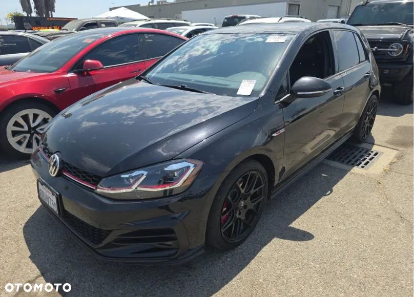 Volkswagen Golf - 3