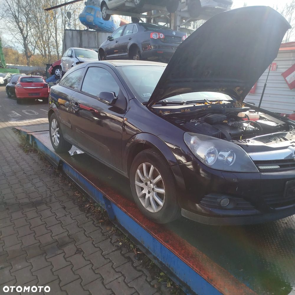 Opel Astra GTC na części . - 2