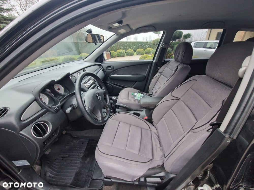 Mitsubishi Outlander - 6