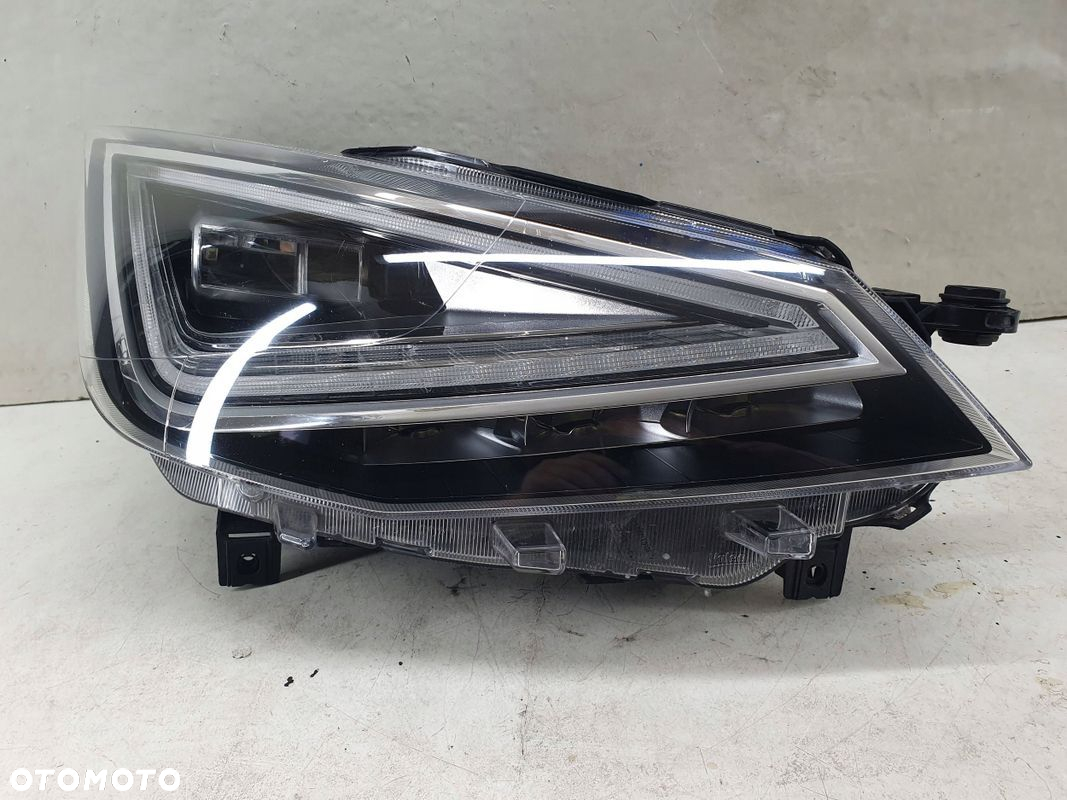 Seat Arona Ibiza 5 V Lift 21- led prawa lampa przednia przód reflektor - 2