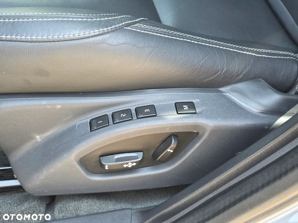 Volvo V60 T5 Geartronic Summum - 28