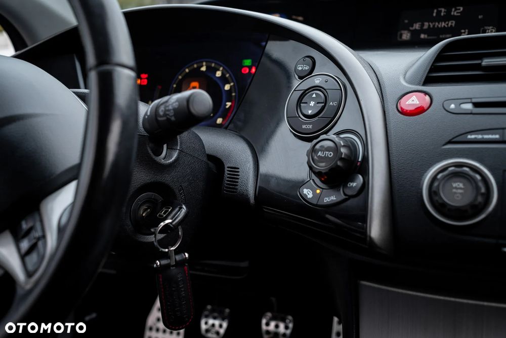 Honda Civic 1.8 TypeS - 18