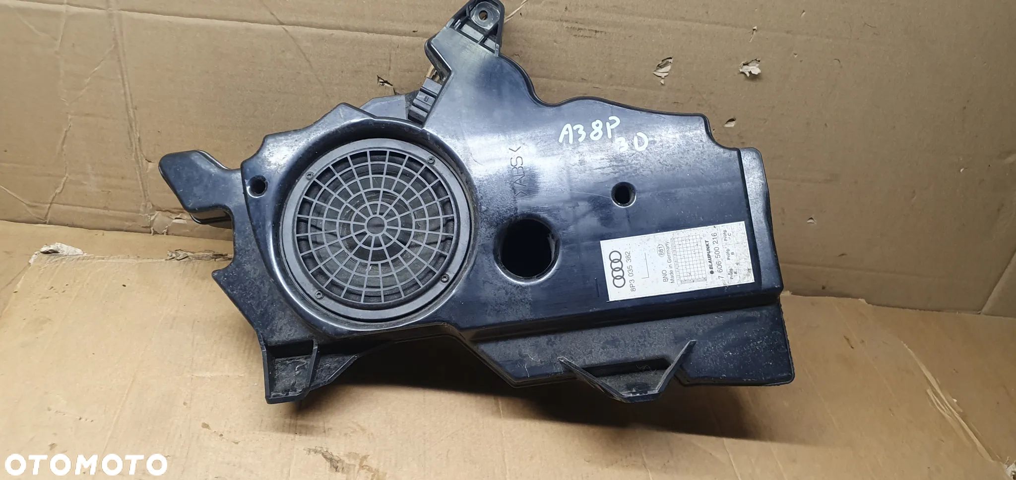 Głośnik basowy subwoofer Blaupunkt Audi 8P3035382 - 1