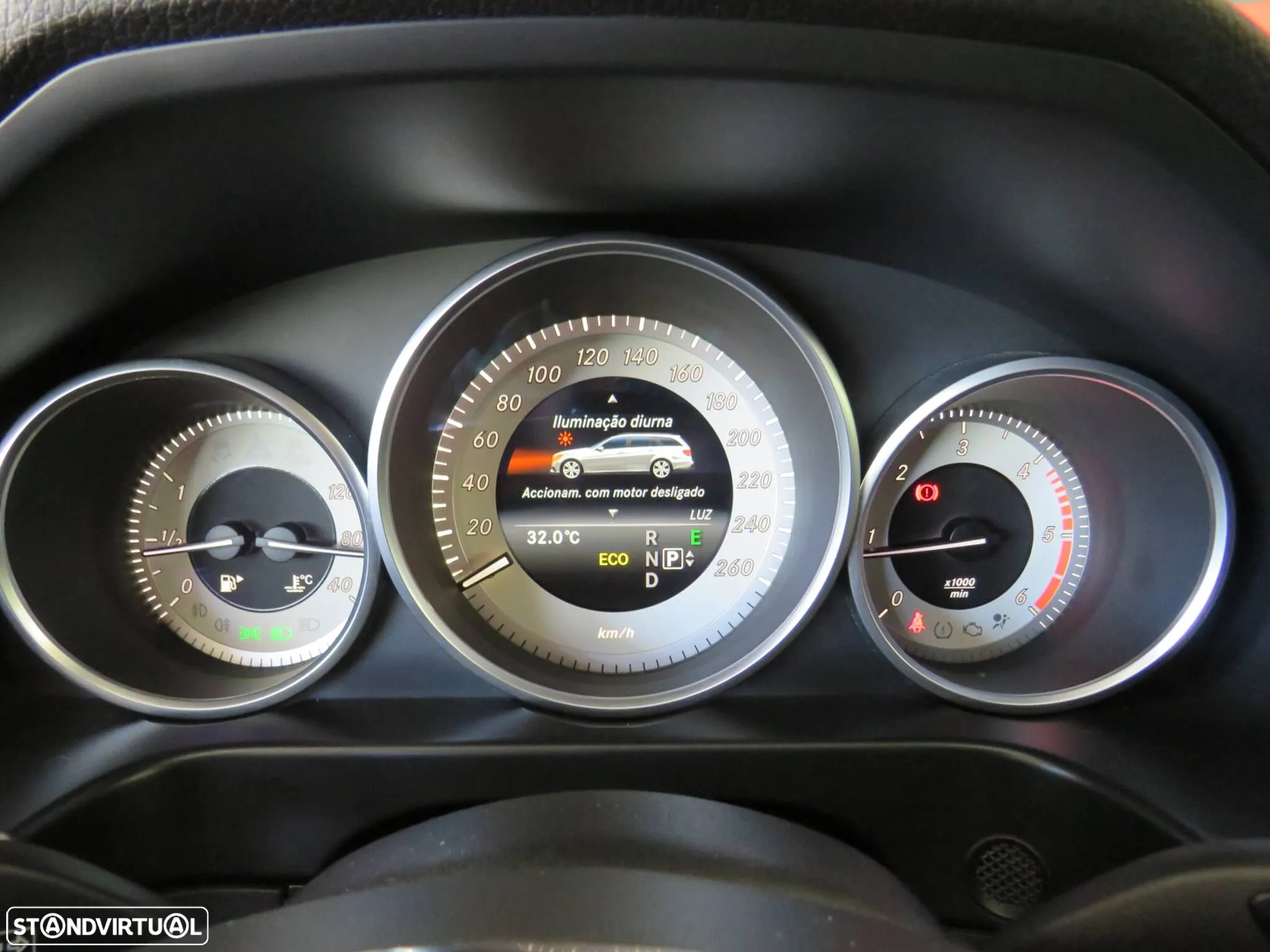 Mercedes-Benz E 250 BlueTEC Avantgarde Auto. - 22