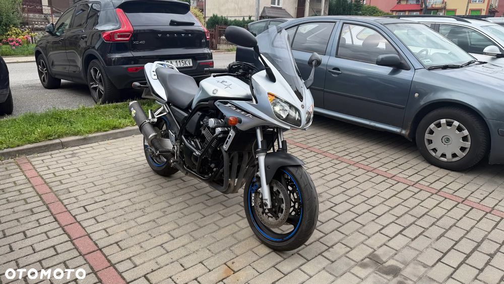Yamaha FZS - 33