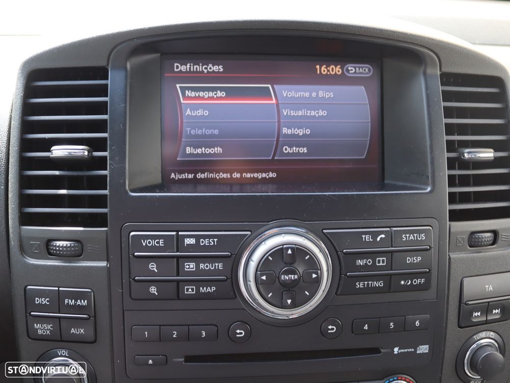 Nissan Navara 3.0 dCi V6 CD LE AT 4WD - 33