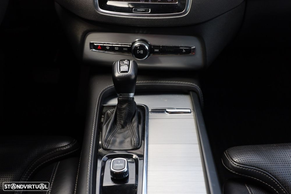 Volvo XC 90 2.0 D5 Momentum AWD - 21