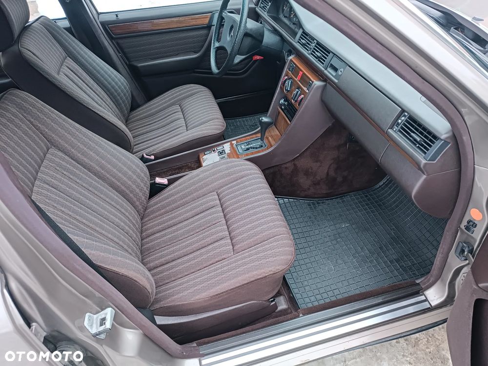 Mercedes-Benz W124 (1984-1993) - 14