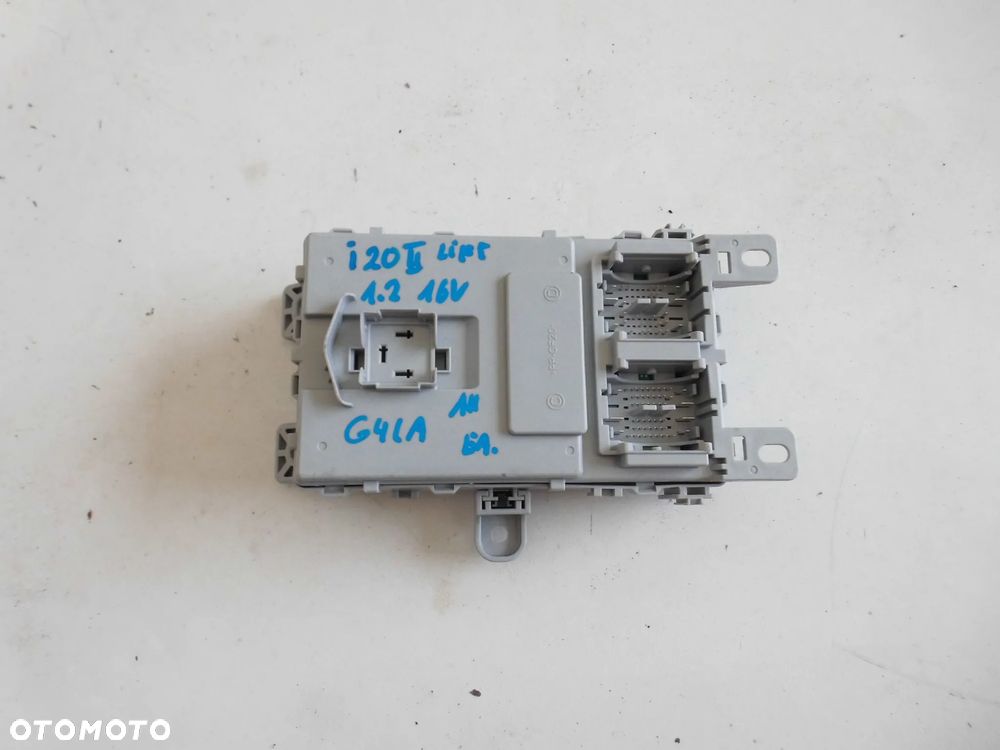 SKRZYNKA BEZPIECZNIKÓW HYUNDAI I20 II LIFT 1.2 16V - 2