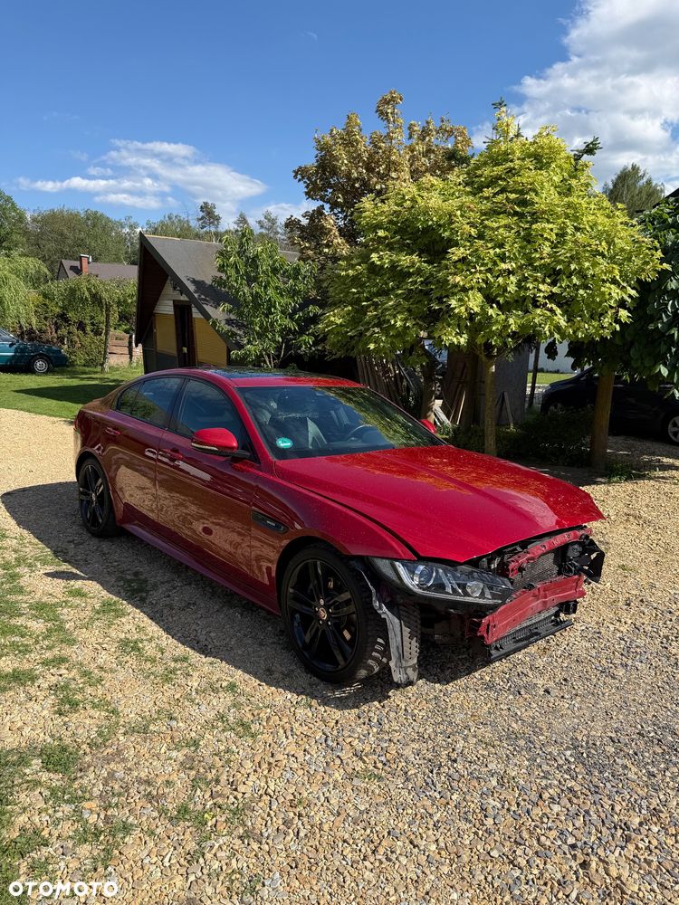 Jaguar XE 2.0 D R-Sport - 6