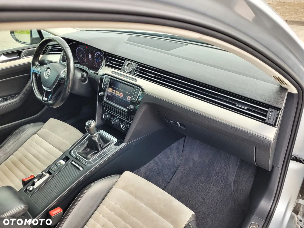 Volkswagen Passat 2.0 TDI (BlueMotion Technology) Highline - 20